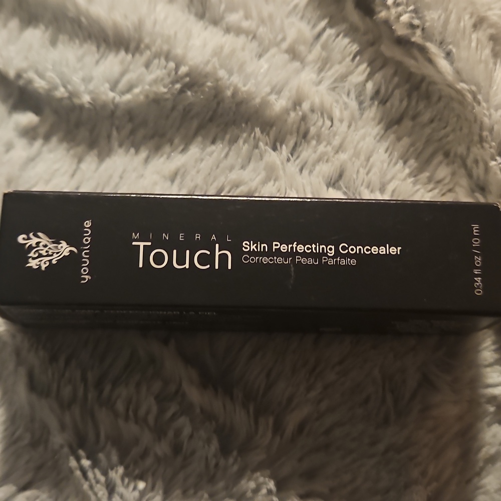 Youninqu Skin Perfecting Concealer Taffeta